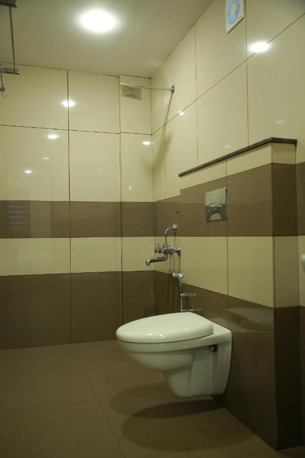 Kalathil Tourist Home Kunnamkulam Екстериор снимка