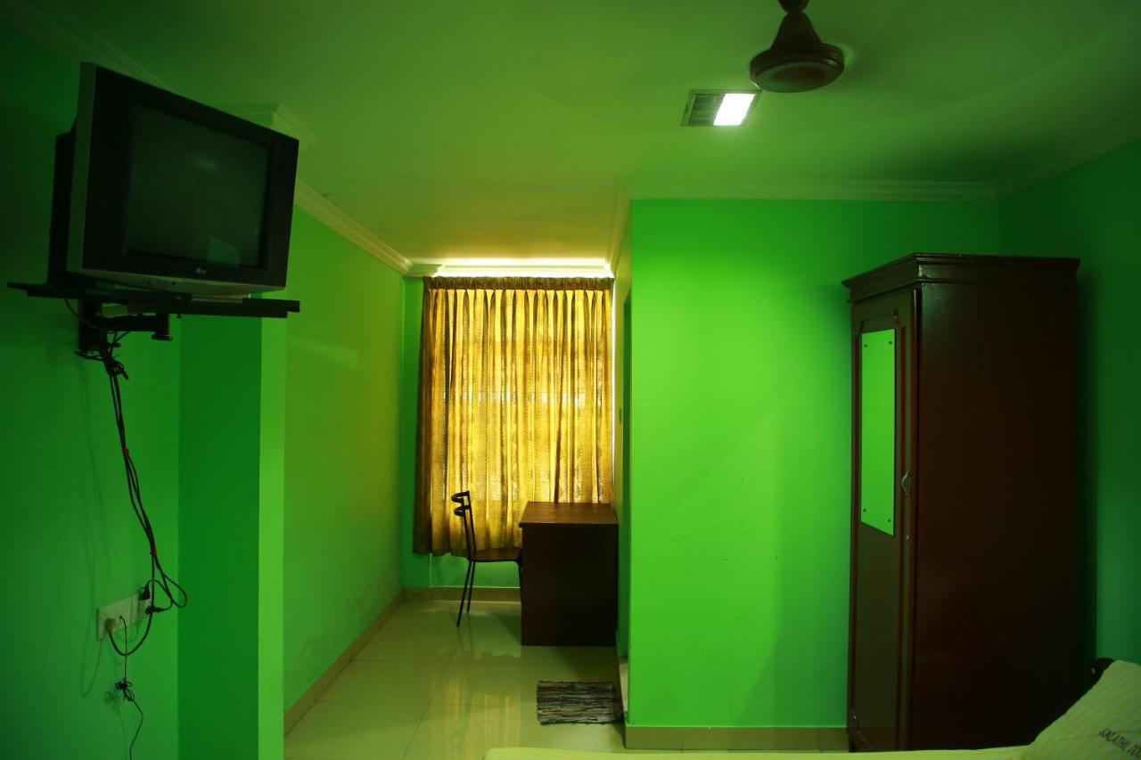 Kalathil Tourist Home Kunnamkulam Екстериор снимка