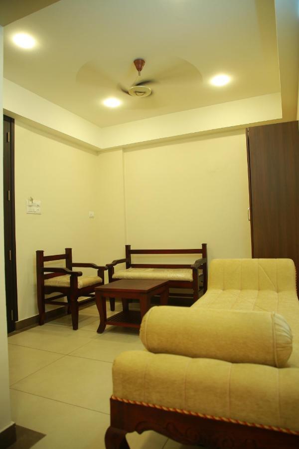 Kalathil Tourist Home Kunnamkulam Екстериор снимка