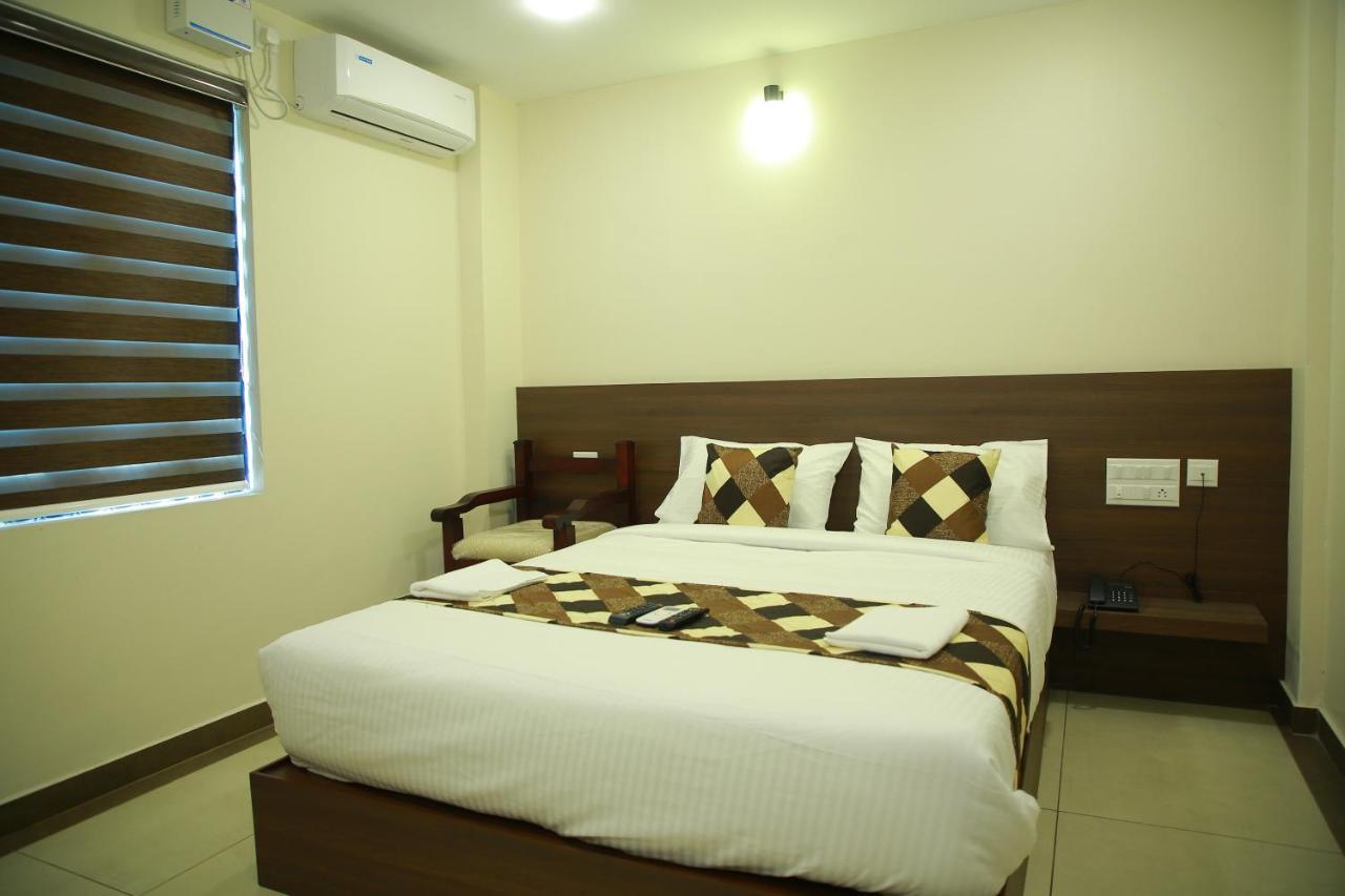Kalathil Tourist Home Kunnamkulam Екстериор снимка